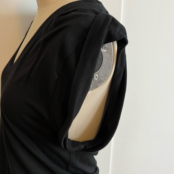 Trouvé Black V-Neck Women's Top - Picture 3 of 5